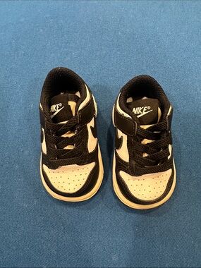 Nike Kids Black and Cream Low-Top Sneakers with Velcro Strap